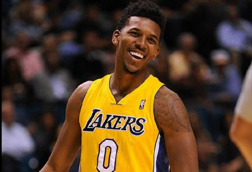 泪洒赛场！阿尔巴完美告别 迈阿密国际首夺MLS杯（泪别绿茵！阿尔巴谢幕圆满 迈阿密国际加冕首座MLS冠军）