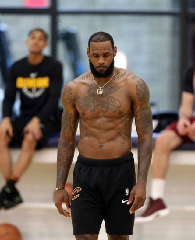 雄鹿vs76人前瞻：字母哥缺阵，76人欲获背靠背连胜（雄鹿战76人前瞻：字母哥缺席，费城冲击背靠背连胜）