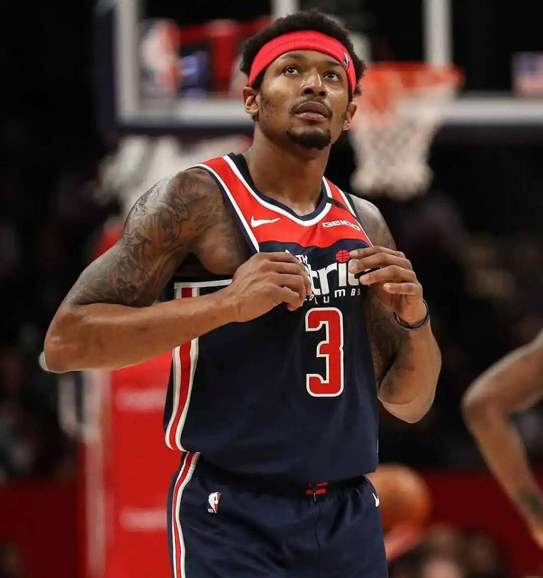 苏亚雷斯：在很多事情上我并不是榜样，我知道也接受这一点（苏亚雷斯：我明白自己在许多方面称不上榜样，并坦然接受这一点）