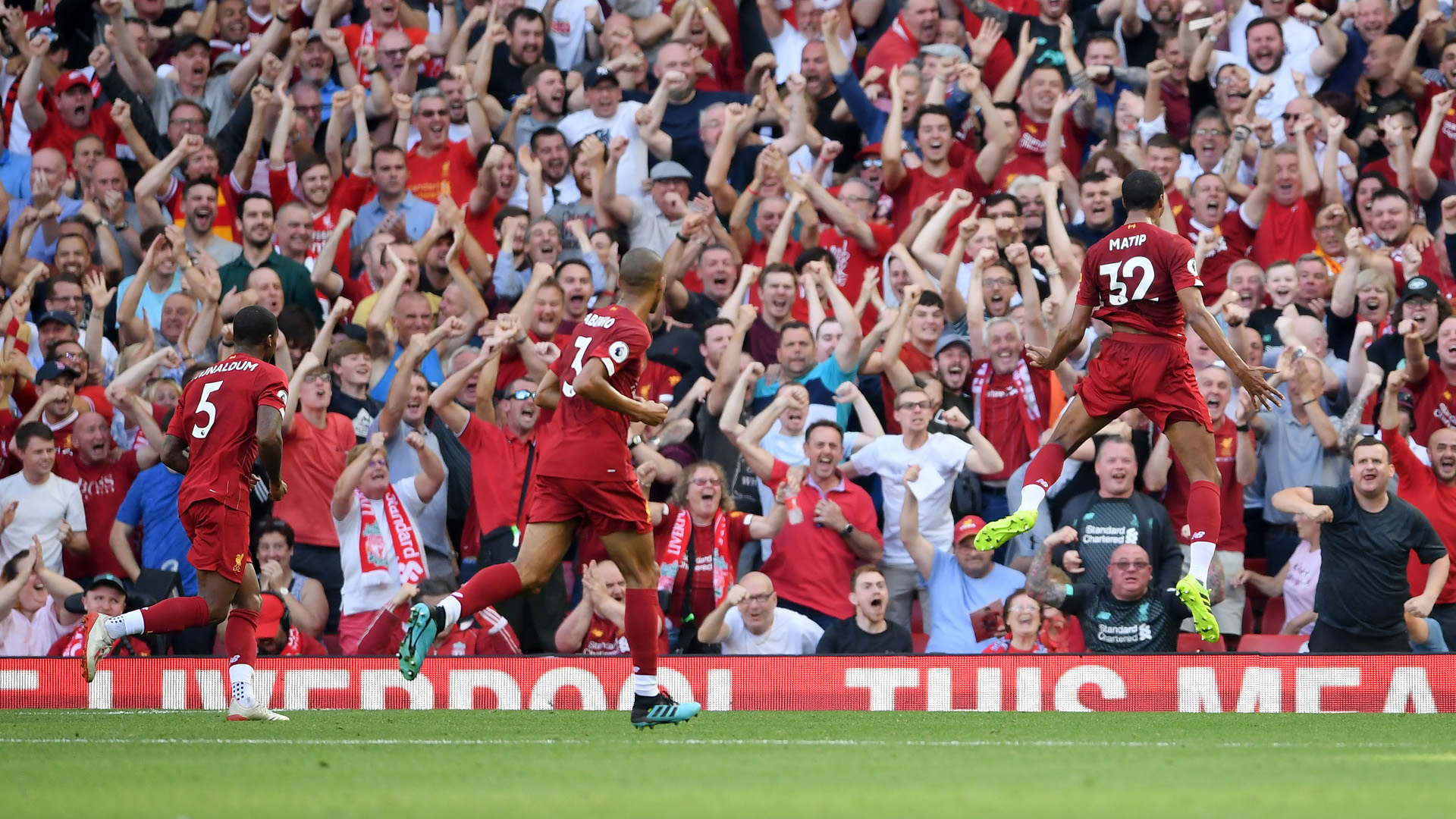 热刺告别战，孙兴慜父亲孙雄正现场观战儿子与纽卡的比赛（热刺告别战，孙雄正亲临现场观战孙兴慜对阵纽卡）