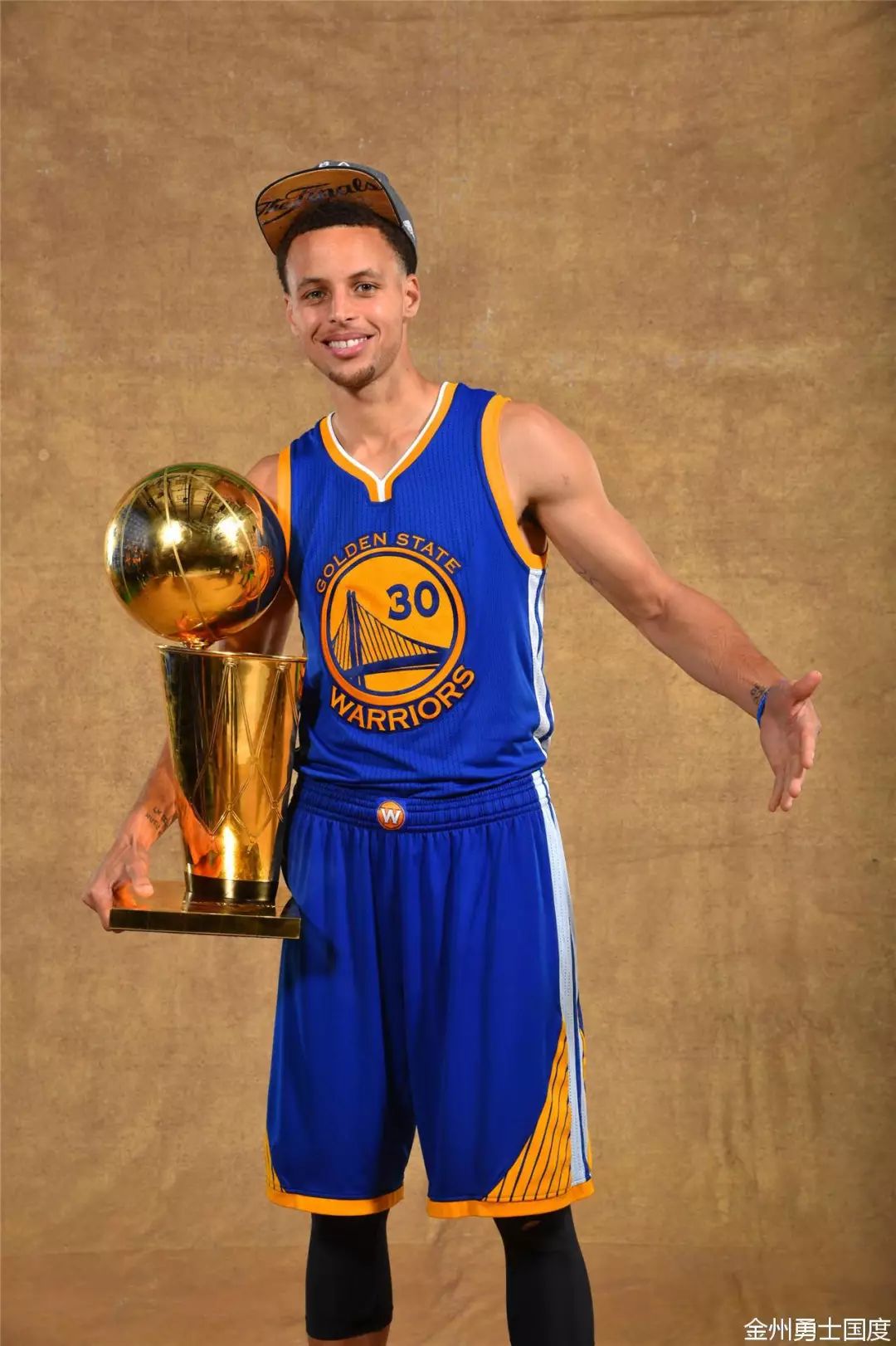 劳动1923主帅比赛中突发疾病去世，塞尔维亚足协发文致哀（劳动1923主教练比赛中突发疾病离世，塞尔维亚足协发文哀悼）