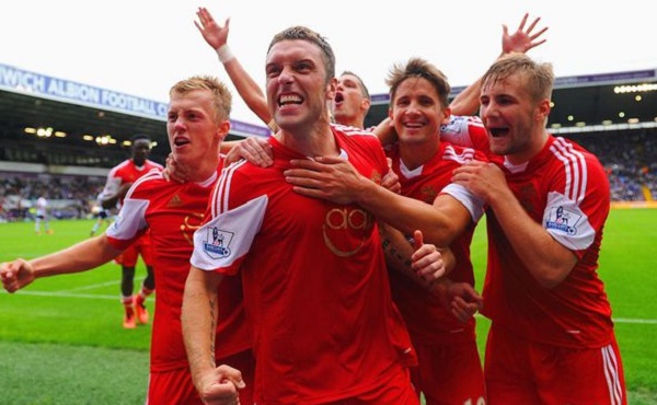 周定洋坐镇，亚冠成都蓉城VS神户胜利船，韦世豪+德尔加多领衔进攻（亚冠焦点战：周定洋压阵，成都蓉城对垒神户胜利船，韦世豪与德尔加多领衔锋线）