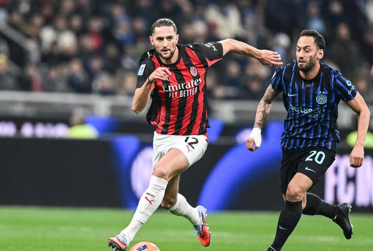 记者：恰尔汗奥卢右腿内收肌拉伤，阿切尔比右腿屈肌拉伤（队内伤情更新：恰尔汗奥卢右腿内收肌、阿切尔比右腿屈肌拉伤）