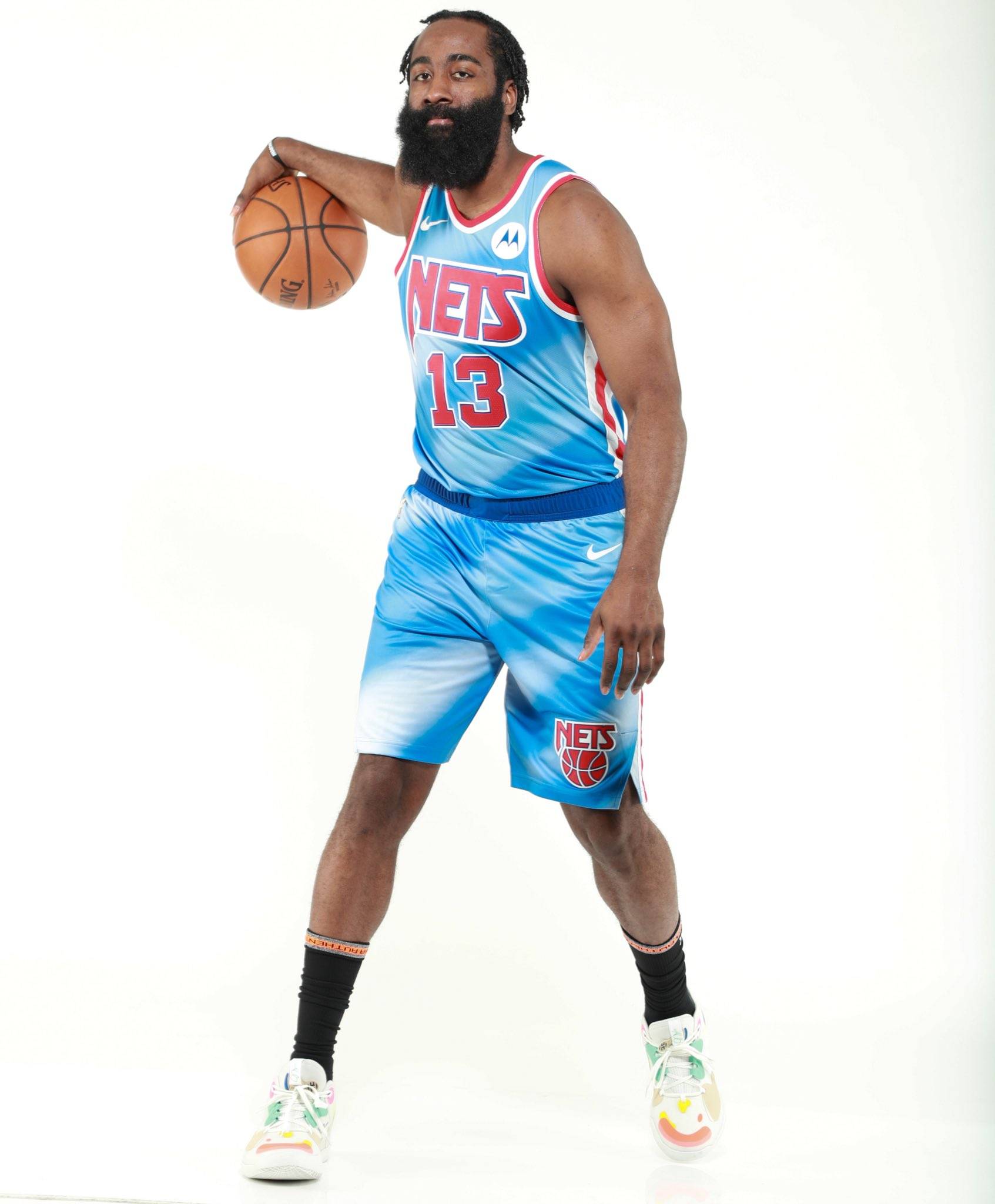 王博谈新援：桑普森&塔克和队友化学反应不错，还有融入空间（王博评新援：桑普森、塔克与队友默契不错 仍有磨合空间）