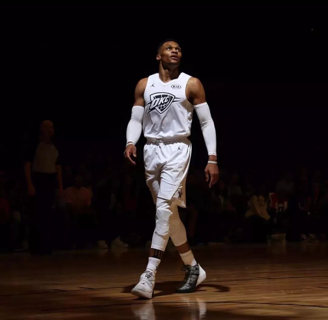 24胜1负！雷霆追平73胜勇士2015-16赛季开局战绩（雷霆24胜1负，追平2015-16赛季73胜勇士的开局成绩）