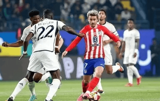 姆巴佩西甲第15轮狂轰3球，助皇马3-0胜毕巴，状态惊人，成为当世足坛第一人。